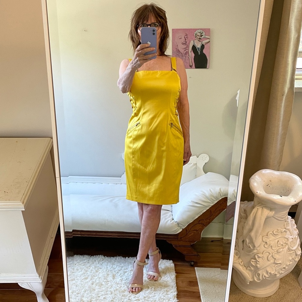 CACHE YELLOW SLEEVELESS DRESS SIDE LACES BACK ZIPPER LINED SLIT STRAPS GOLD